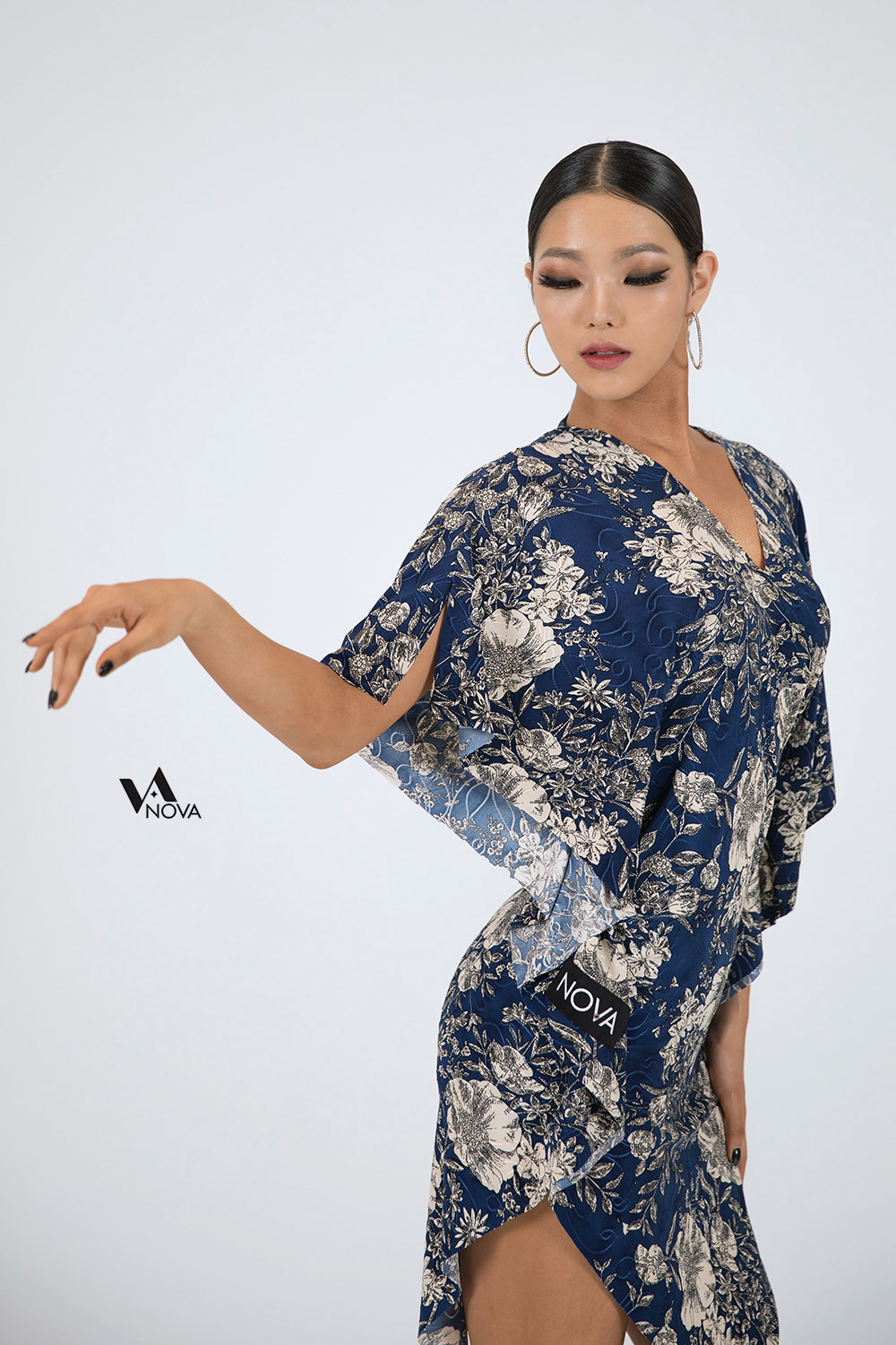 Batwing Sleeve Floral Tunic Dress